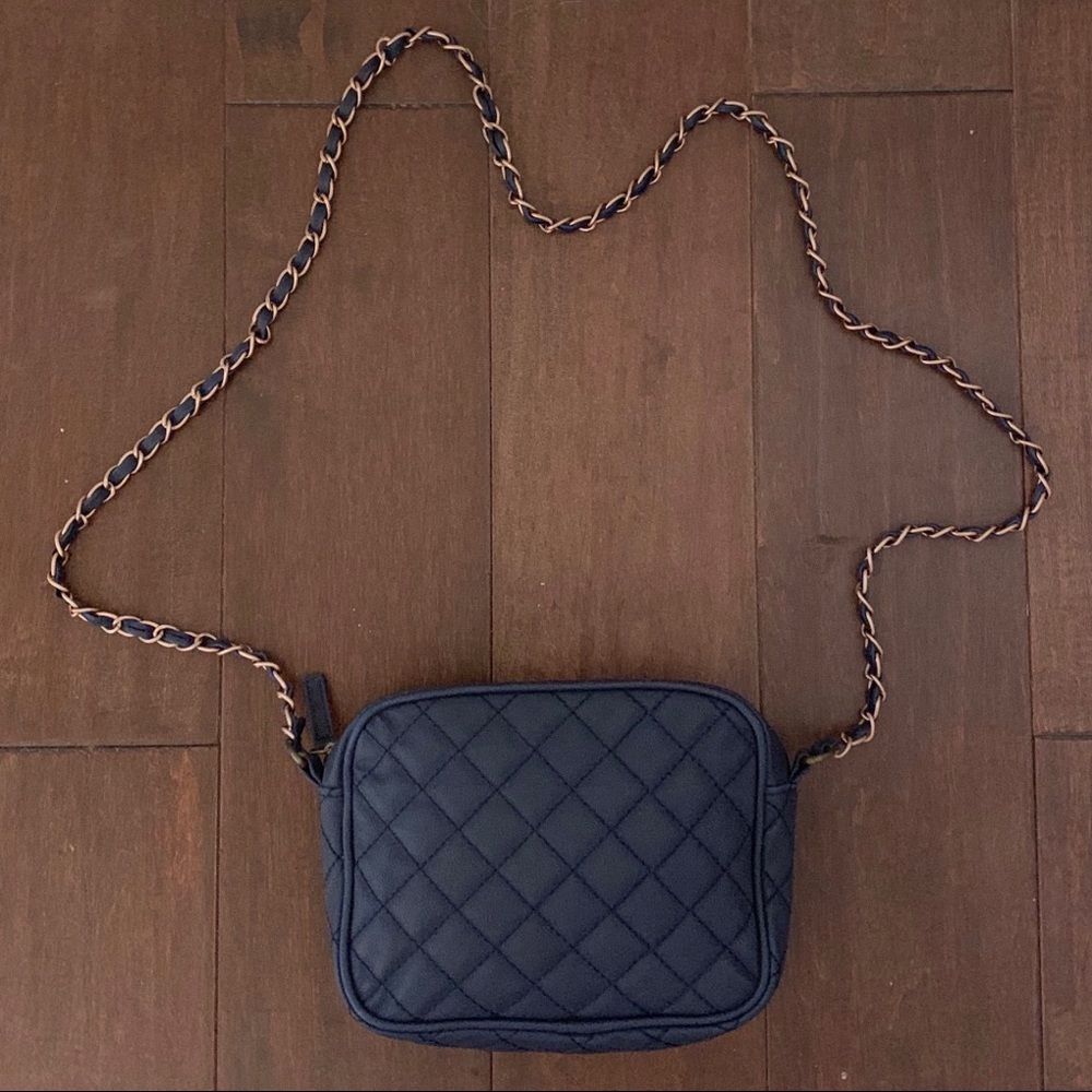 2/$12✨Navy Blue Quilted Crossbody Purse